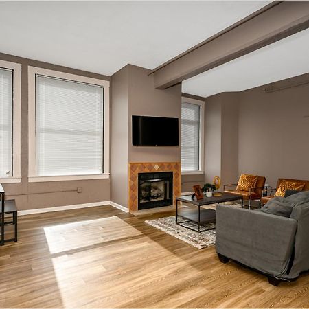 2 Bath Prkg+Gym+Sauna Perk Plaza +30 Day Cleveland Exterior photo