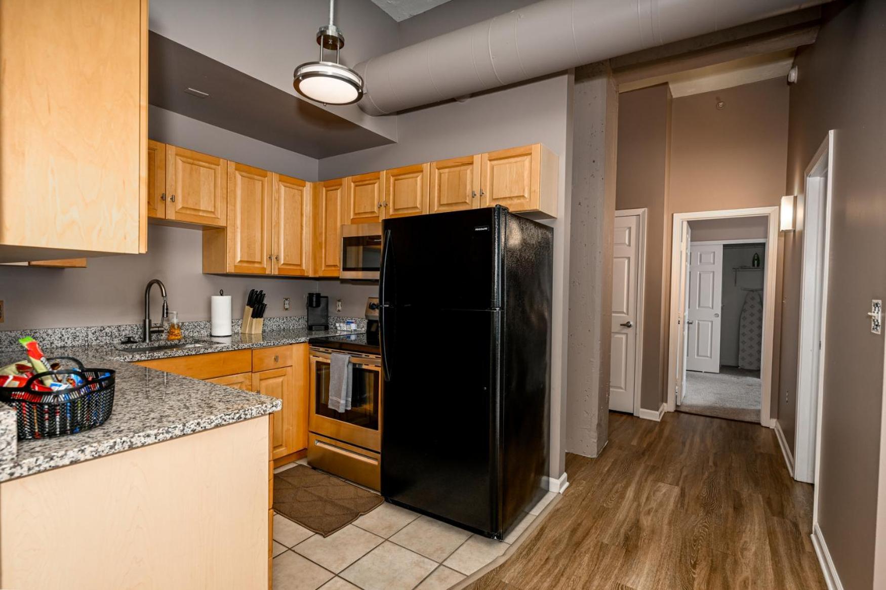 2 Bath Prkg+Gym+Sauna Perk Plaza +30 Day Cleveland Exterior photo
