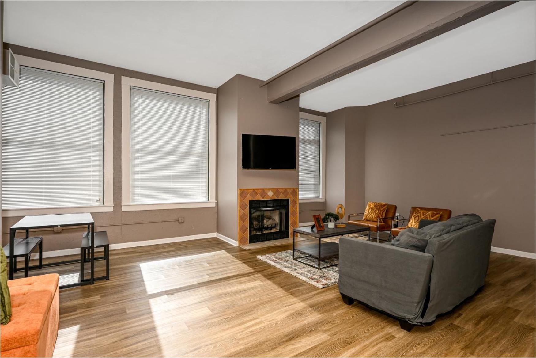 2 Bath Prkg+Gym+Sauna Perk Plaza +30 Day Cleveland Exterior photo