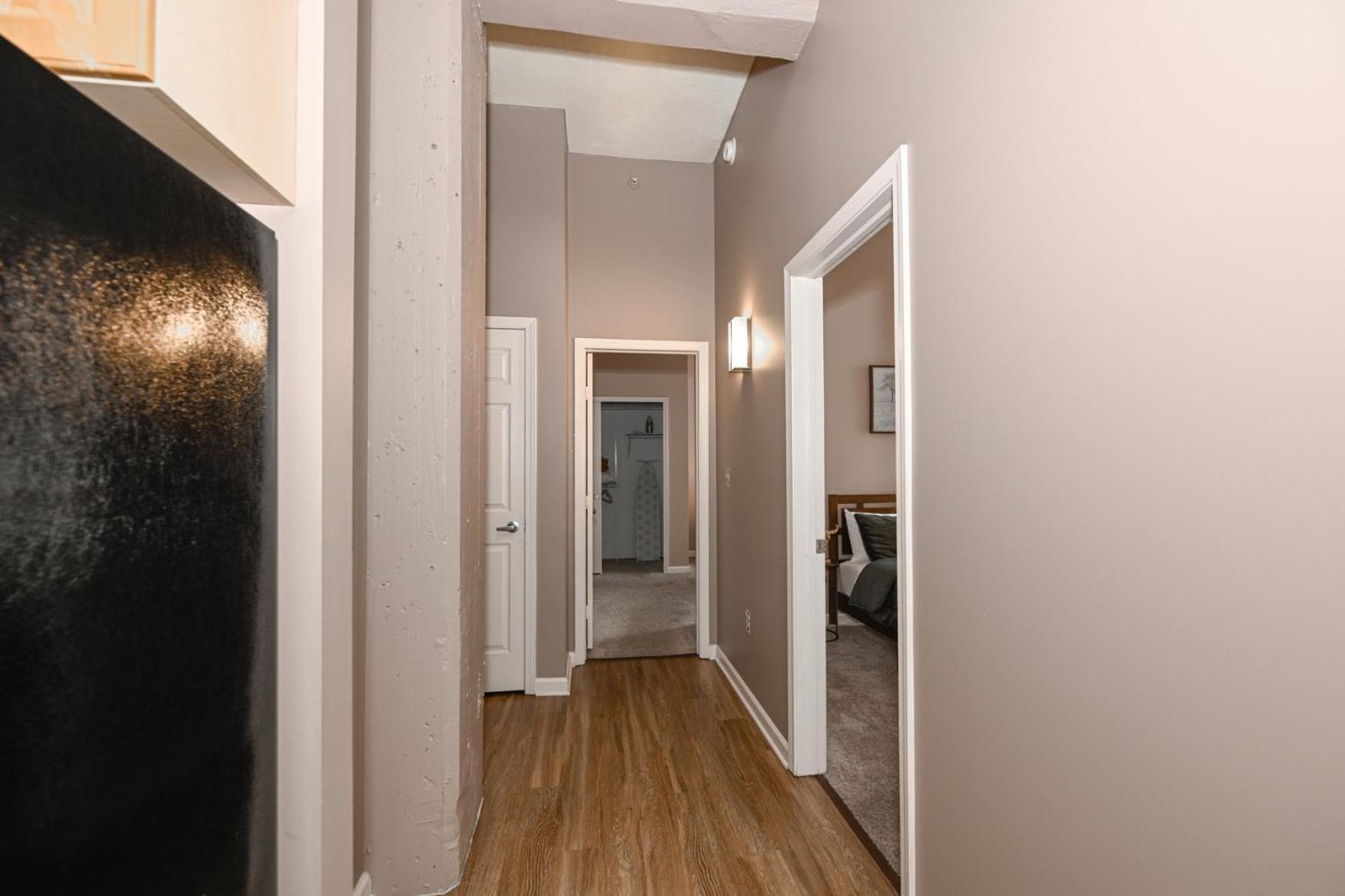 2 Bath Prkg+Gym+Sauna Perk Plaza +30 Day Cleveland Exterior photo