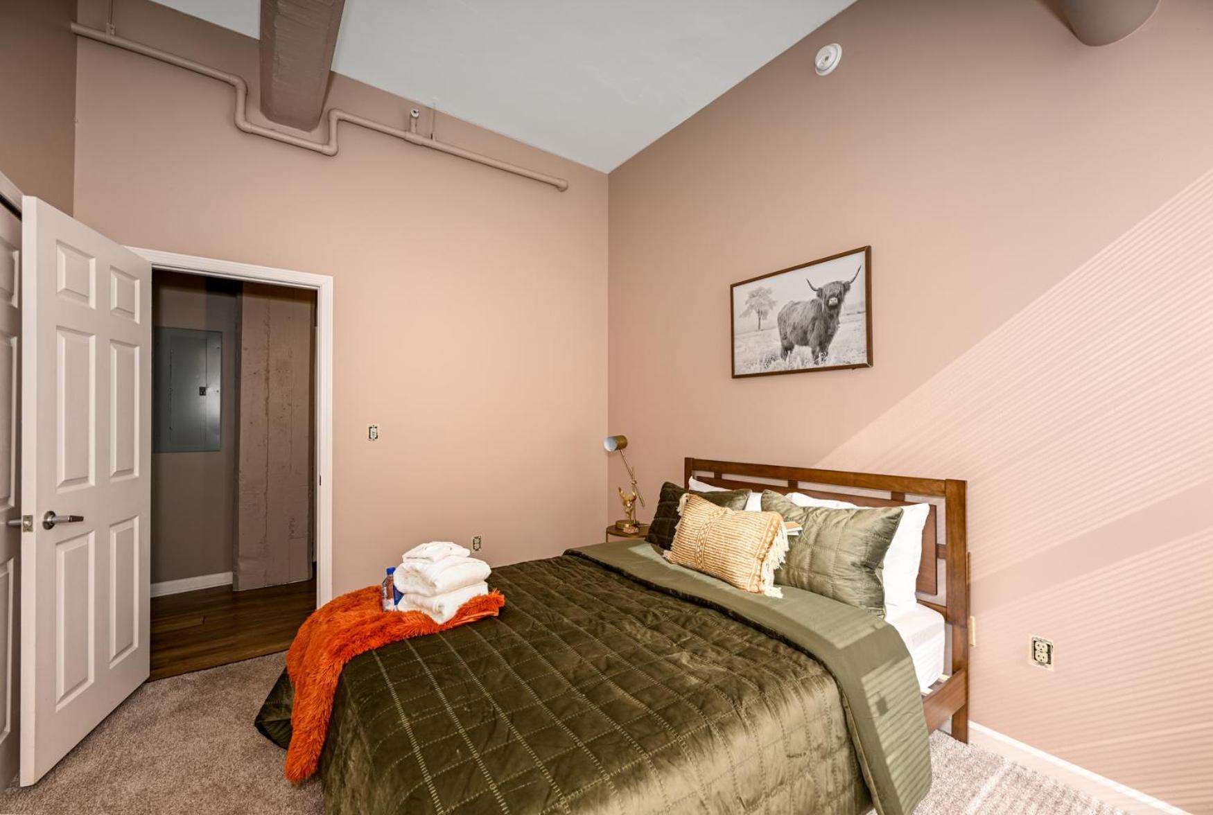 2 Bath Prkg+Gym+Sauna Perk Plaza +30 Day Cleveland Exterior photo