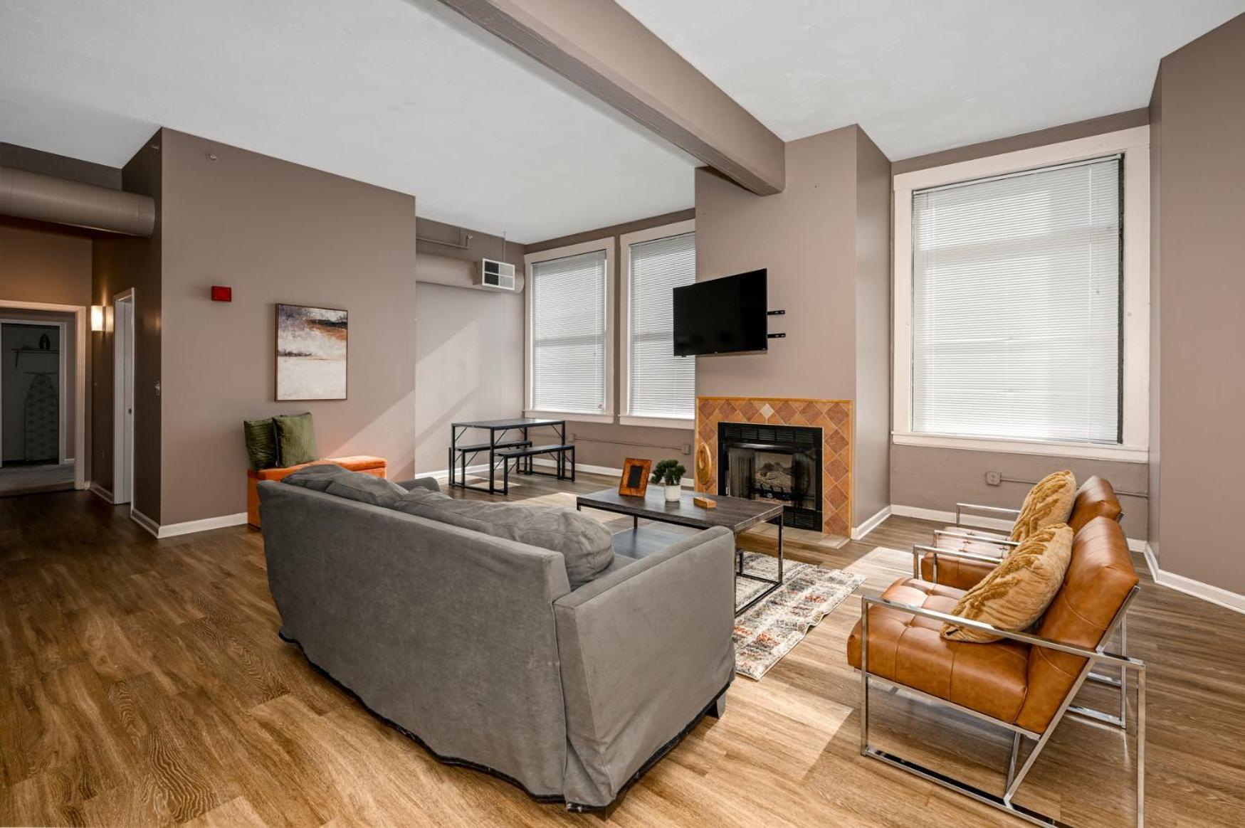 2 Bath Prkg+Gym+Sauna Perk Plaza +30 Day Cleveland Exterior photo
